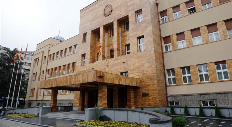 Погледнете кои пратеници ќе “лапаат” апанажа 12 месеци